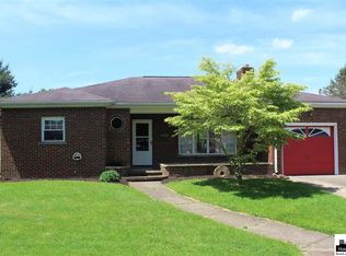 1332 W 13th St, Nitro, WV 25143