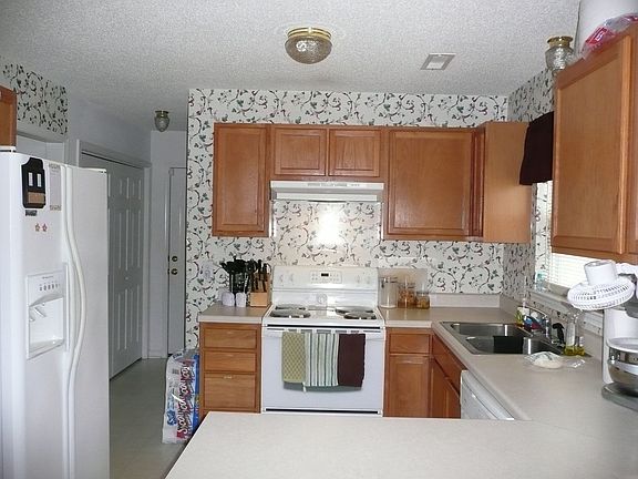4th image of 807 Huff Dr