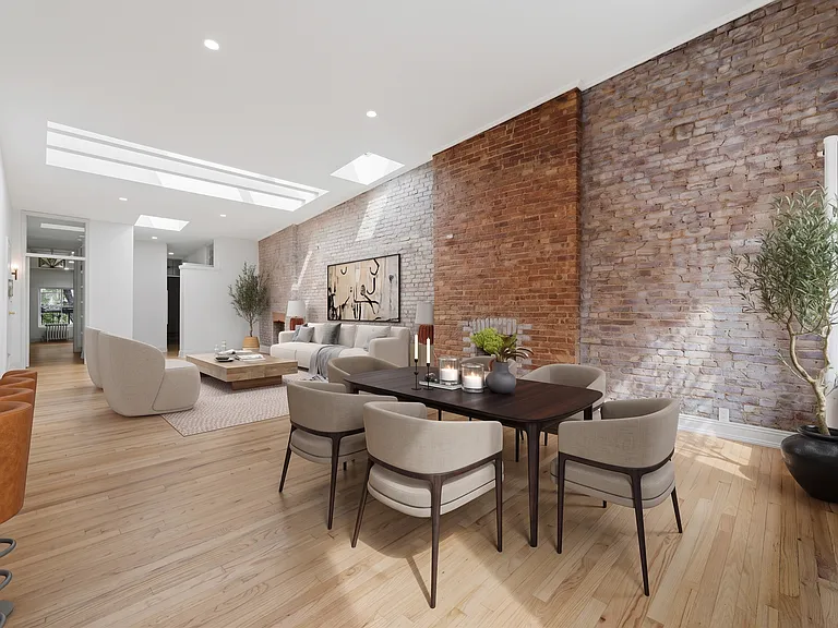 318 W 14th St #4 — Photo 3