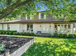 55852 Sandy Ln, Shelby Township, MI 48316