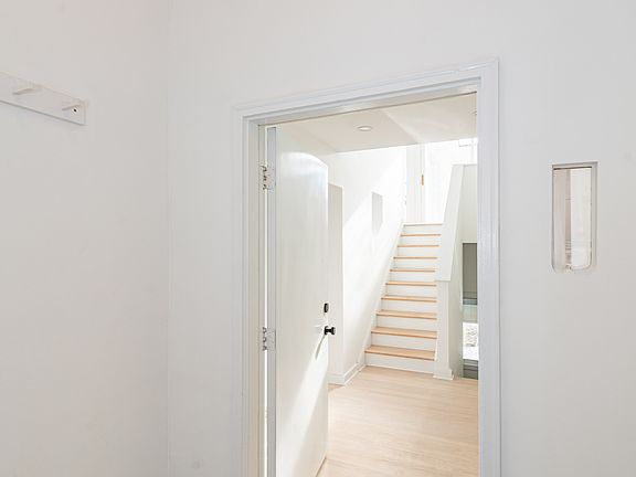 2nd image of 221 Highland Ave