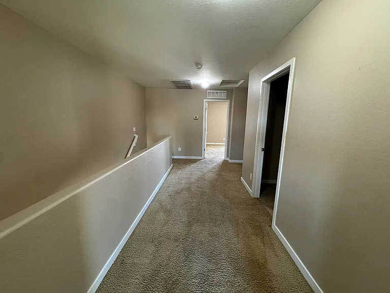 1143 E Cedar St — Photo 14