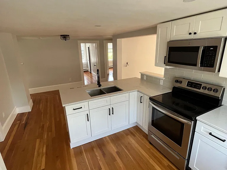 326 Thames St #2 — Photo 5