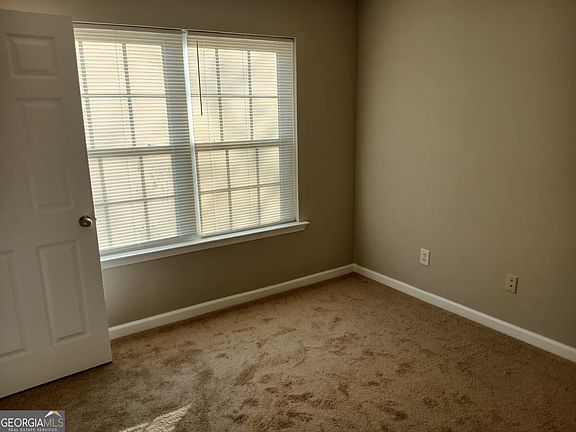 3rd image of 5190 Hanover St