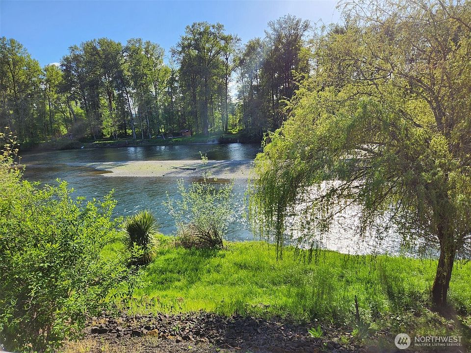 2nd image of 211 Shoreline Drive