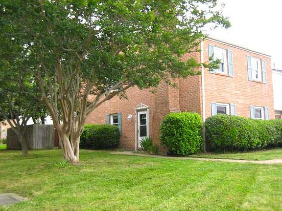 2nd image of 417 Burr Oak Ct