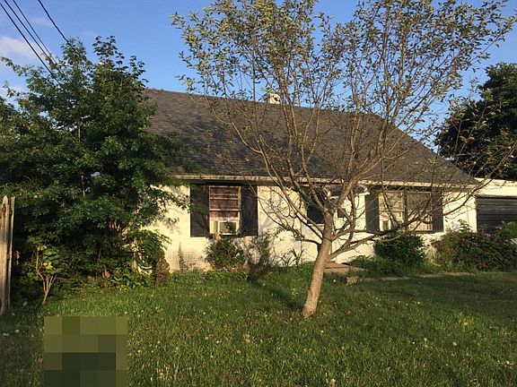 3rd image of 144 Arlyn Dr W