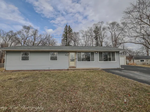 640 Williams Dr, South Elgin, IL 60177