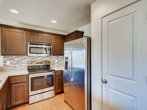 2nd image of 11609 NE 128th Pl