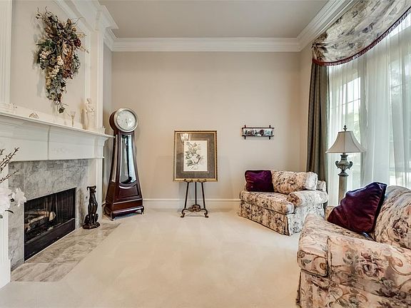 5th image of 1319 Montgomery Ln