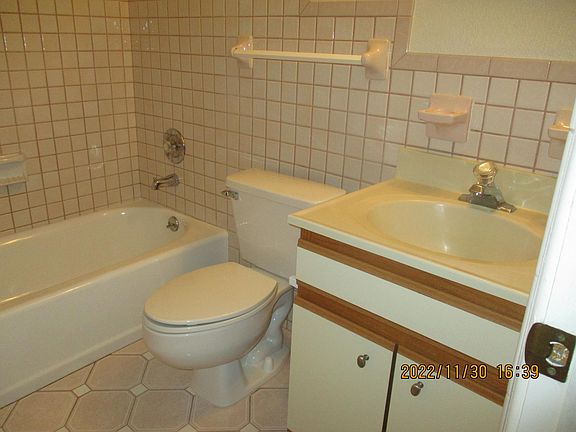 1 bathroom