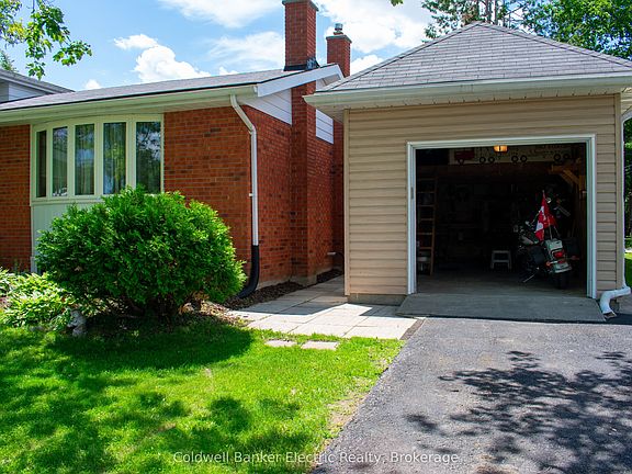 3rd image of 1341 Heather Ln