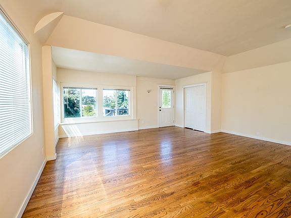 4th image of 2238 Gilman Dr W