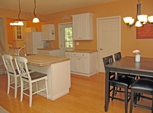 140 South St, Hartford, WI 53027