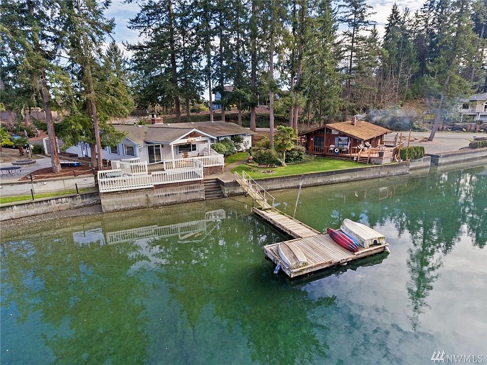 1st image of 2818 Horsehead Bay Dr NW