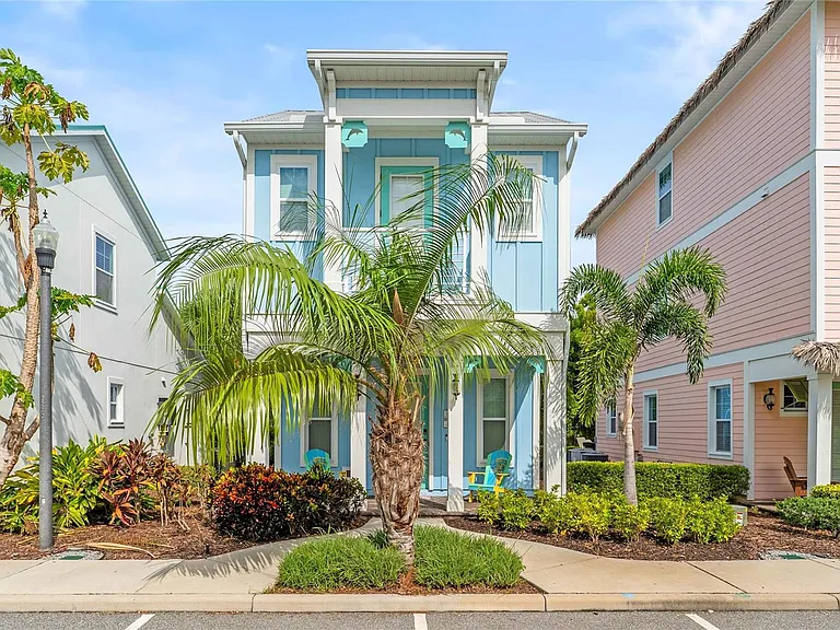 8005 Sand Bar Dr — Photo 1