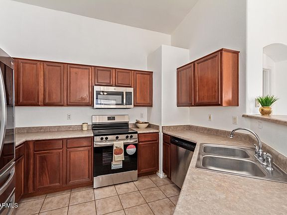 4th image of 1637 E ASH Avenue
