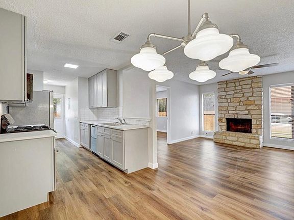 3rd image of 1727 Horseshoe Cir