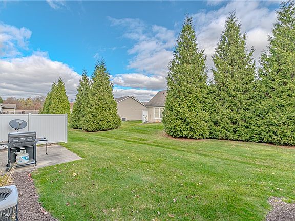 4th image of 822 Bristol Dr