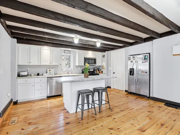 89 Garland Road, Nottingham, NH 03290