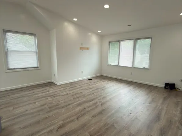 56 Monroe St #2, Little Ferry, NJ 07643