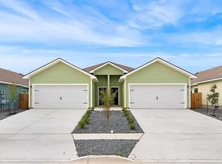 627 Grayson Ln, Seguin, TX 78155