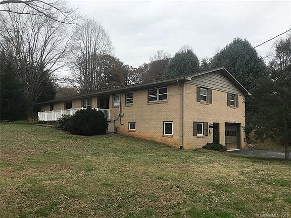 3rd image of 527 Carson Dr