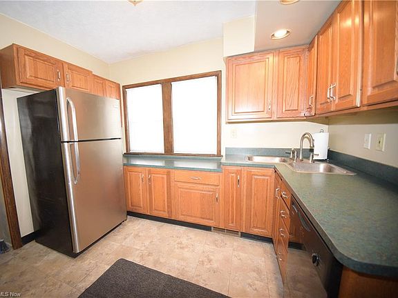 3rd image of 4505 Wetzel Ave