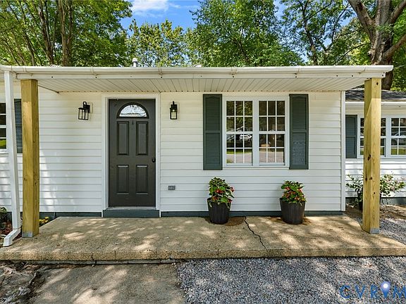 3rd image of 205 Holly Hill Dr