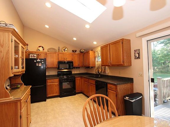 4th image of 23 Tide Meadows Dr