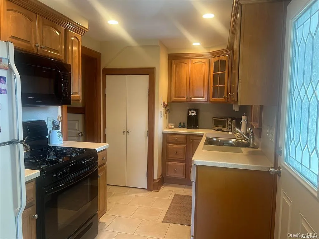 2 bed, 900 sqft, $3,500 — Photo 4