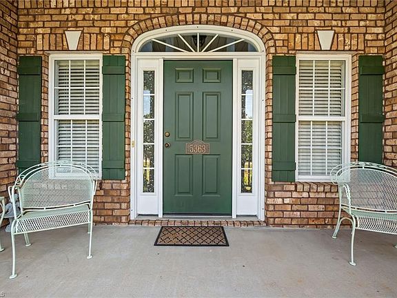 3rd image of 5363 Graycliff Ln