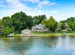 636 Oak Lodge Rd, Waterford, WI 53185