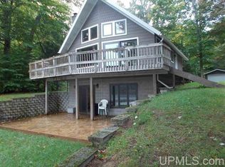 3960 Hayward Rd, Munising, MI 49862