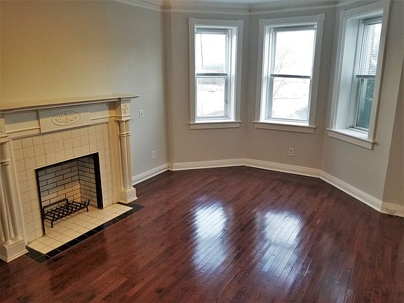 3rd image of 411 Newstead Apt Gln