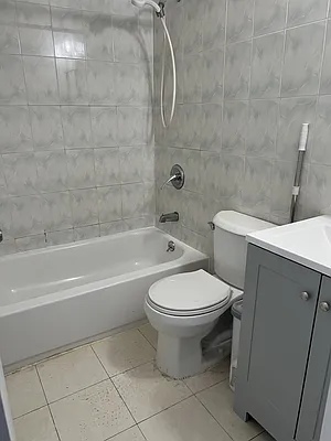 Rented by E Realty International Corp | media 7