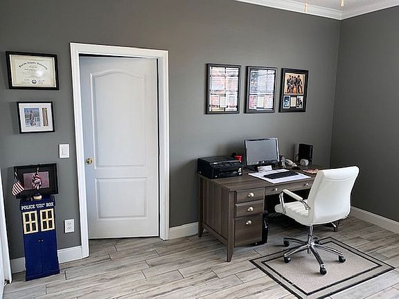 Bedroom/Office 