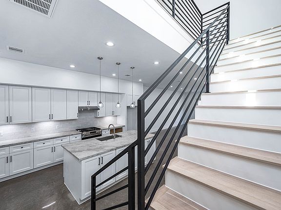 5th image of 3411 McGowen St