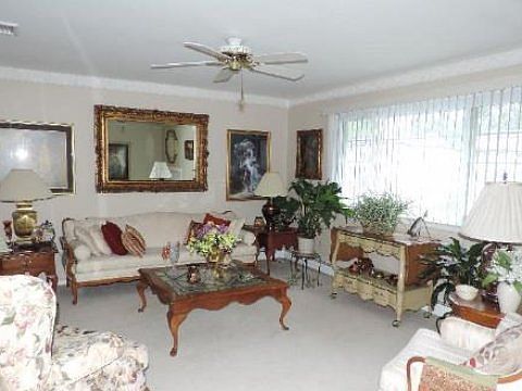 4th image of 893 Putnam Ave