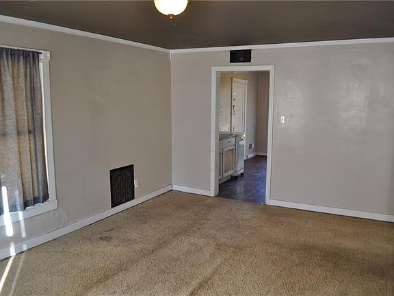 3rd image of 2607 Buehler Ave