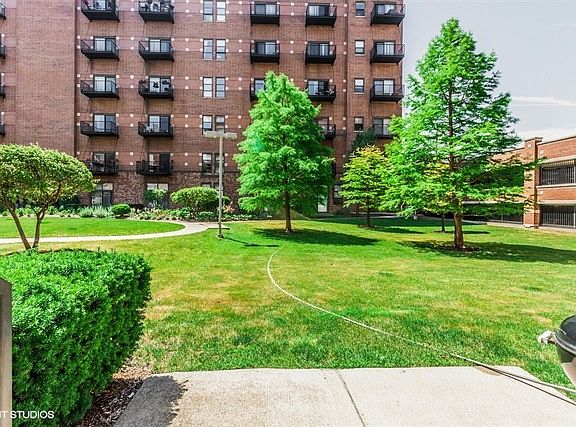 4th image of 5200 S Ellis Ave APT 106