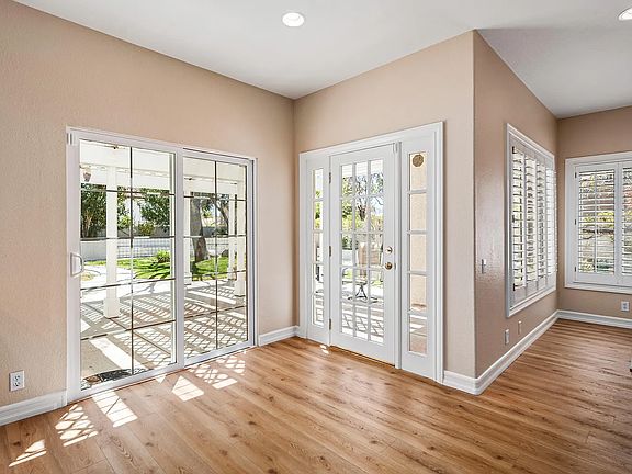 5th image of 39975 Golfers Ln