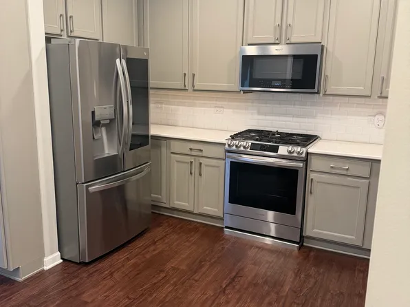 4325 Savoy Ln, McHenry, IL