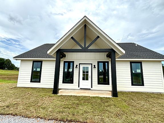 2nd image of 24 Governors Cir
