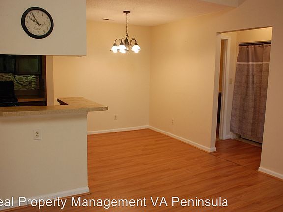 4th image of 537 Pineland Cir APT 303