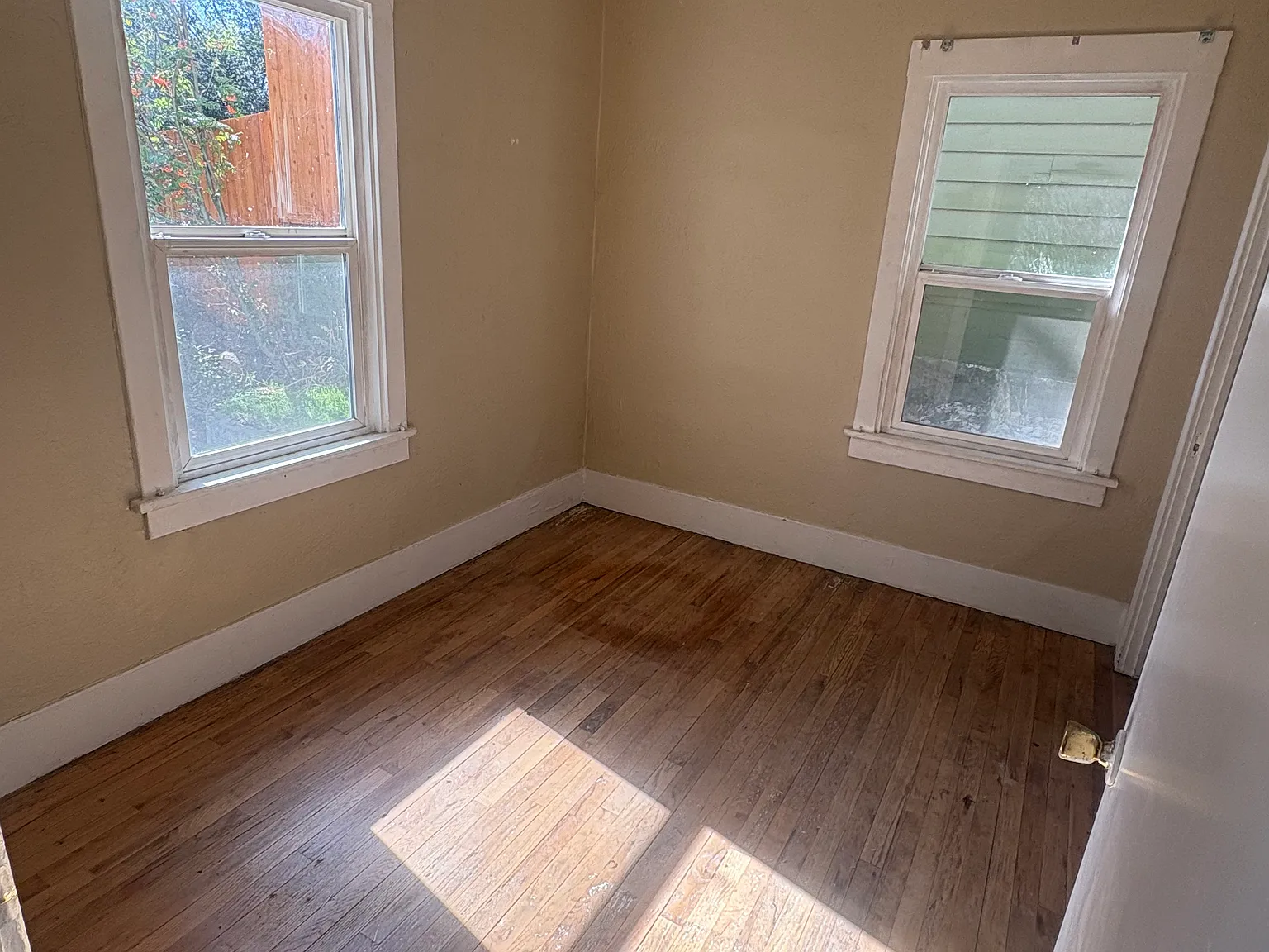 825 Grant St — Photo 4