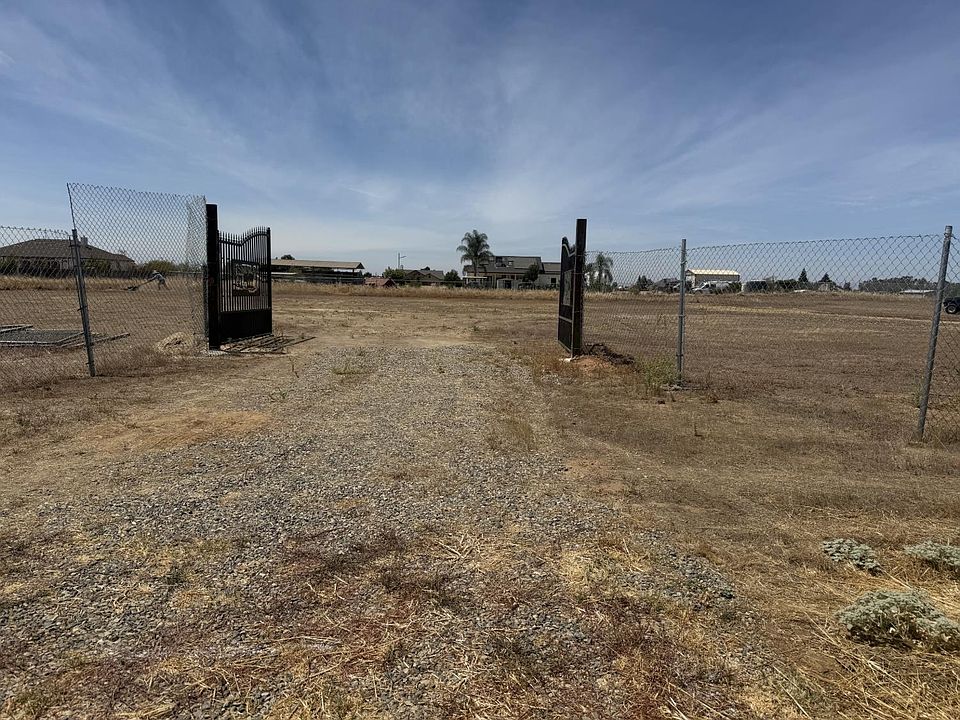 1st image of 21196 Lomita Rd