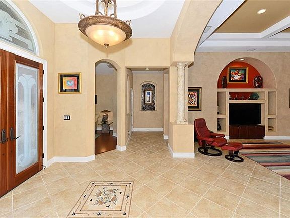 4th image of 102 Torcello Ct