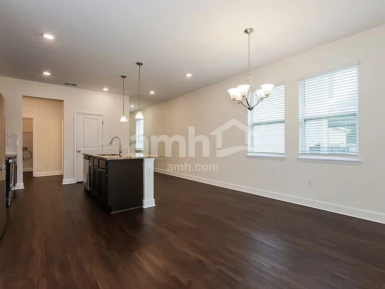 1028 Walden Pond Dr — Photo 8