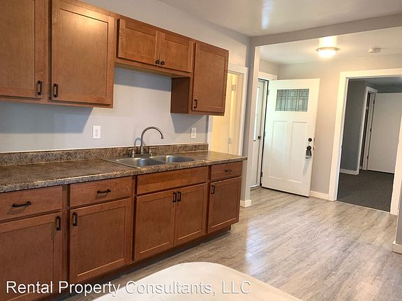 4th image of 679 Fremont Ave NW